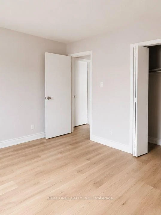 Photo 20 of Unit Upper L, 14 La Peer Boulevard, Scarborough, L'Amoreaux — HOMEH