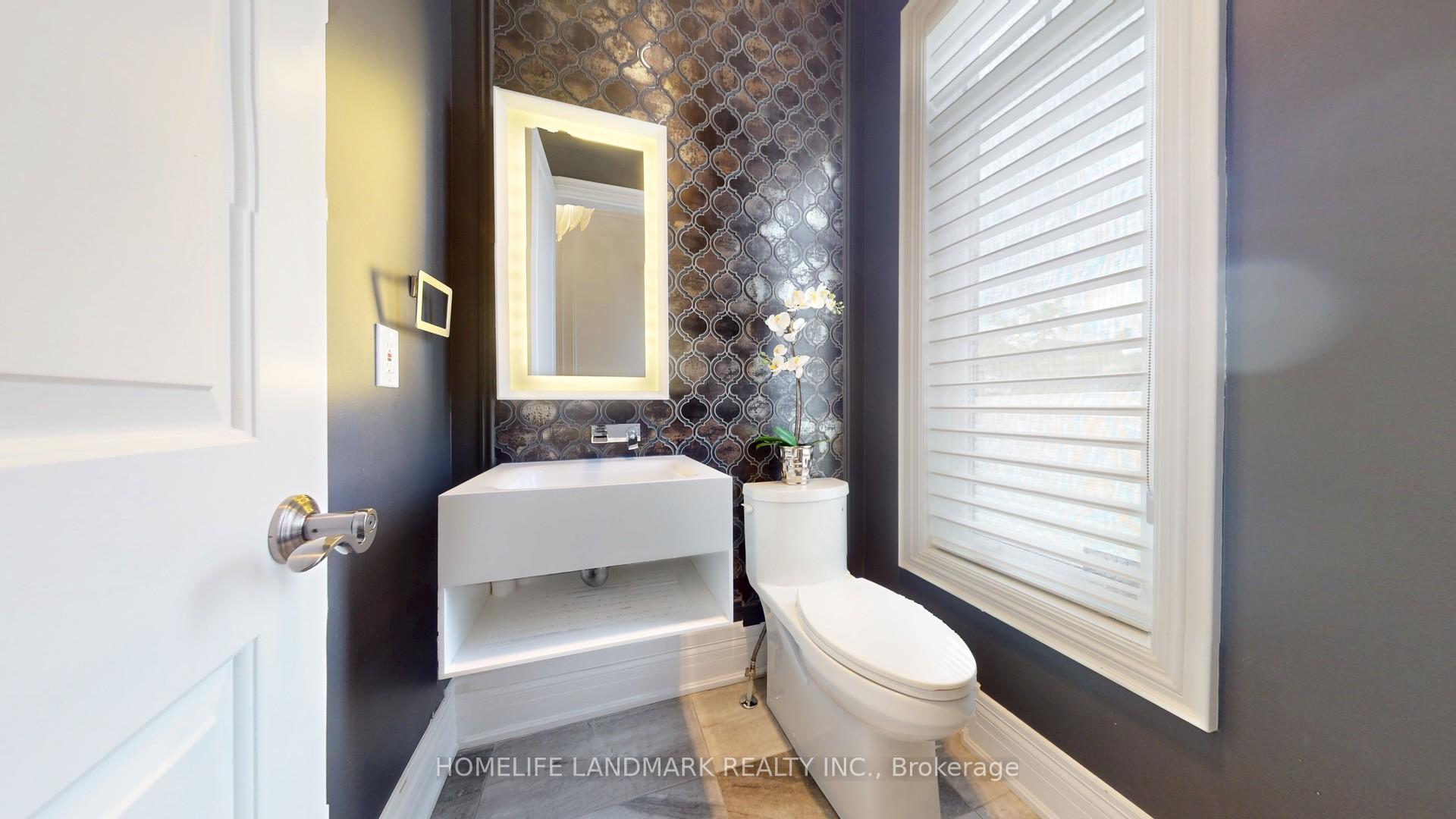 Photo 24 of 402 Farrell Road, Vaughan, Patterson — HOMEH