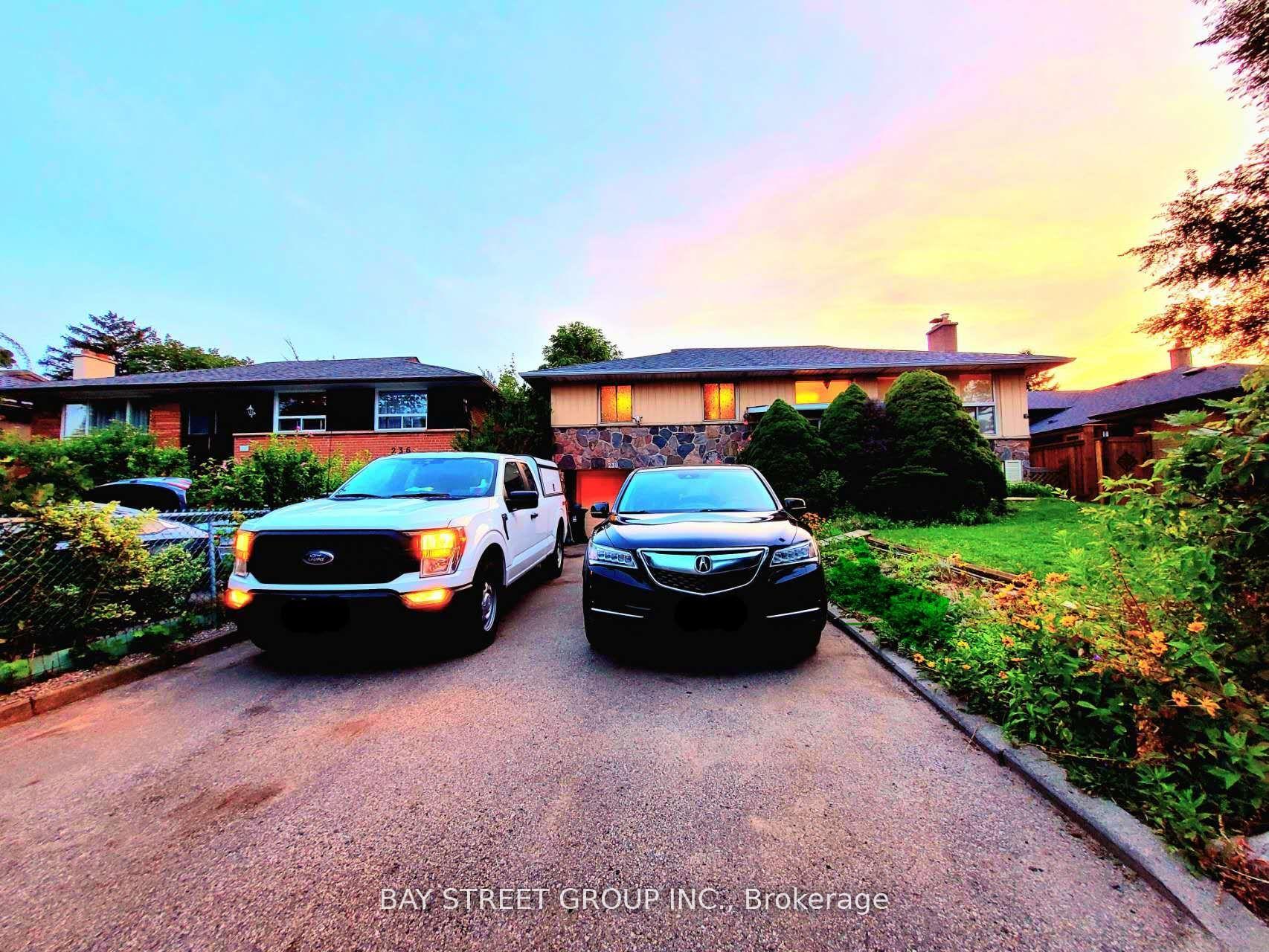 Photo 1 of 238 The West Mall, Etobicoke, Markland Wood — HOMEH