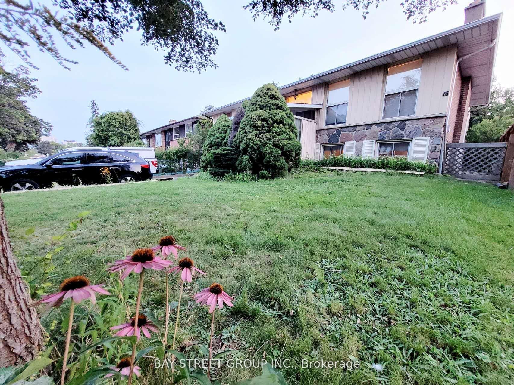 Photo 7 of 238 The West Mall, Etobicoke, Markland Wood — HOMEH