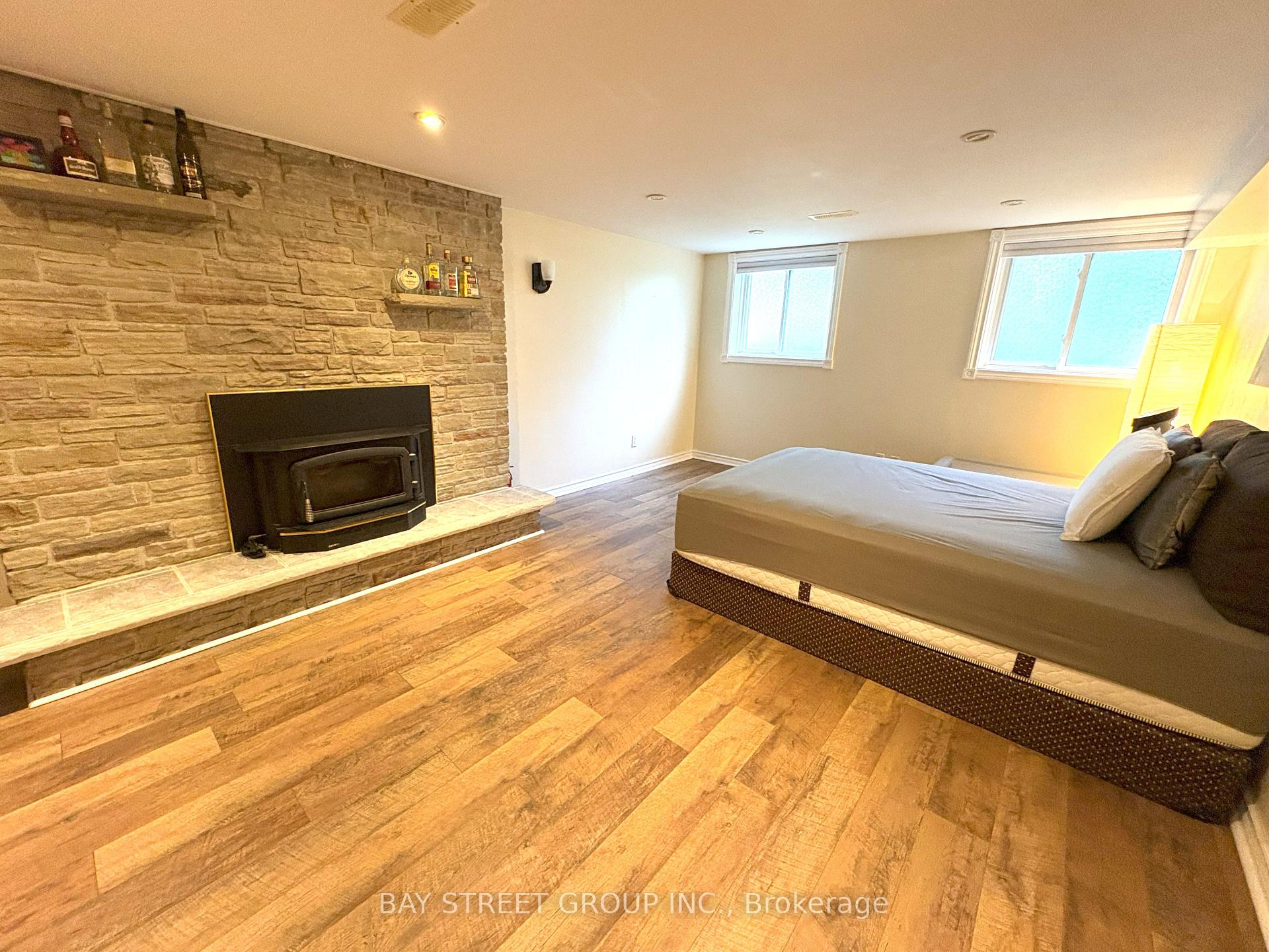 Photo 11 of 238 The West Mall, Etobicoke, Markland Wood — HOMEH