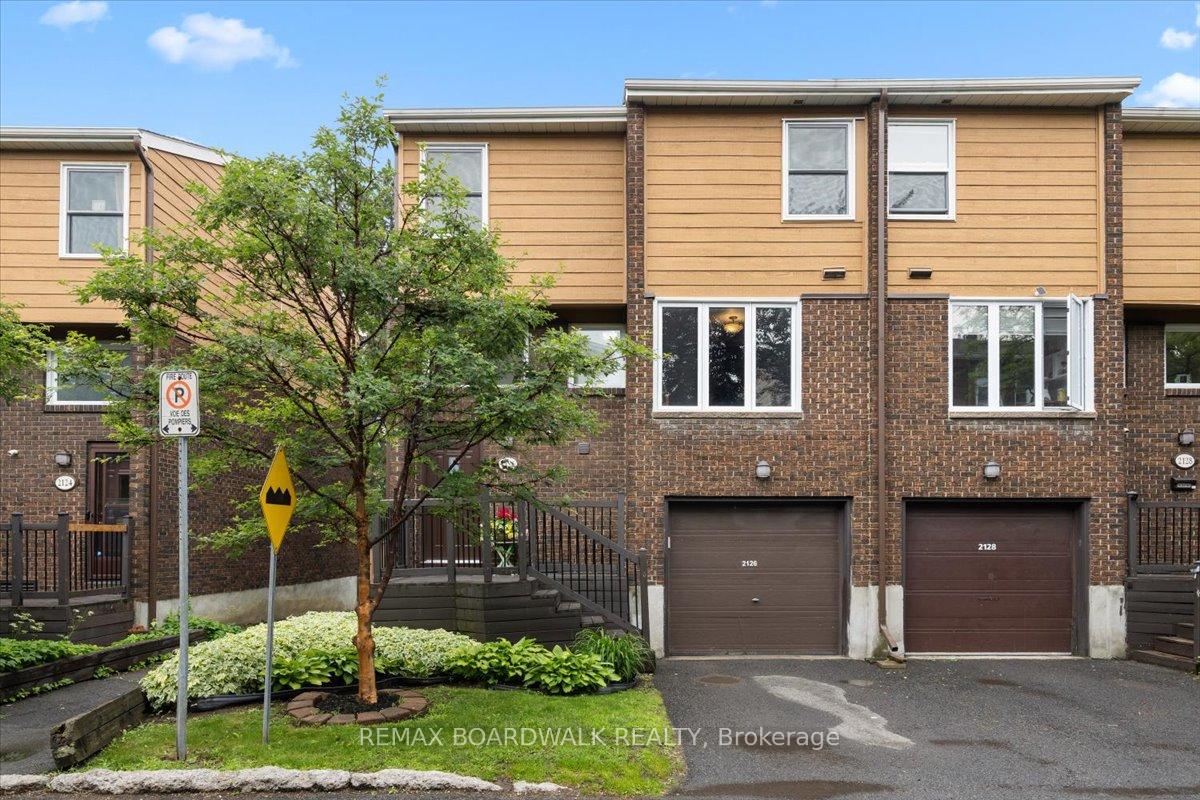 Photo 1 of Unit 18, 2126 Eric Crescent, Ottawa, Pineview — HOMEH