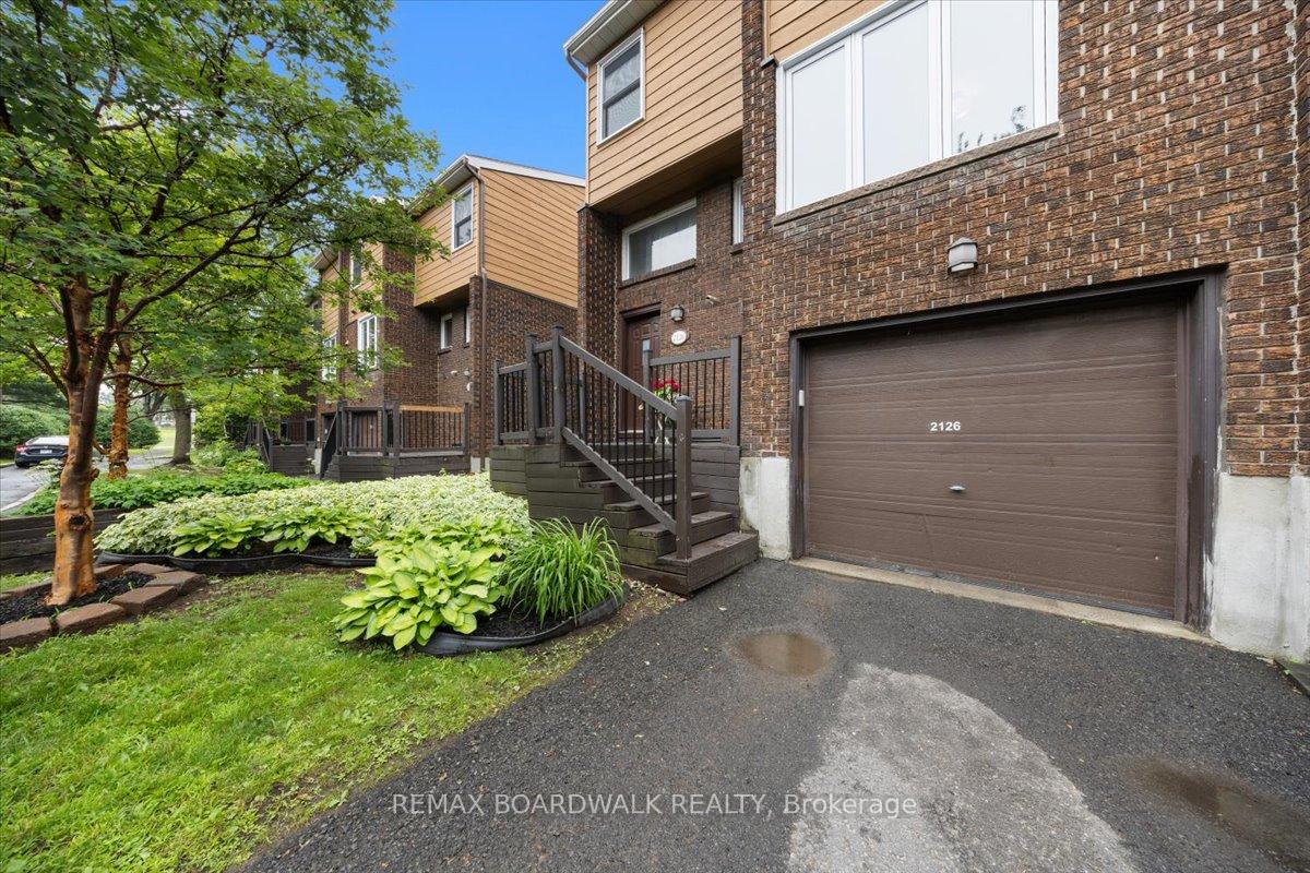 Photo 2 of Unit 18, 2126 Eric Crescent, Ottawa, Pineview — HOMEH