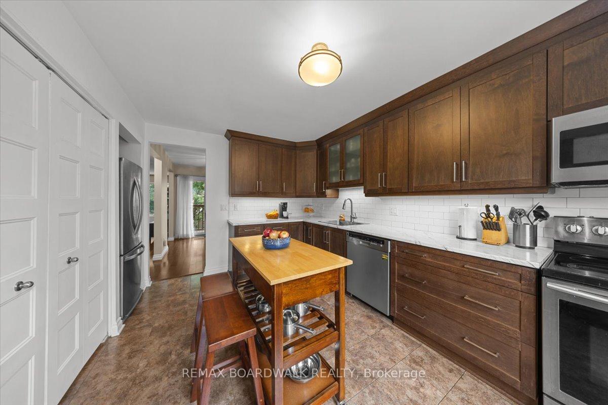 Photo 9 of Unit 18, 2126 Eric Crescent, Ottawa, Pineview — HOMEH