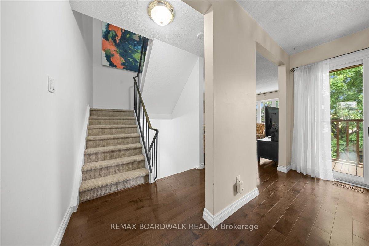 Photo 12 of Unit 18, 2126 Eric Crescent, Ottawa, Pineview — HOMEH