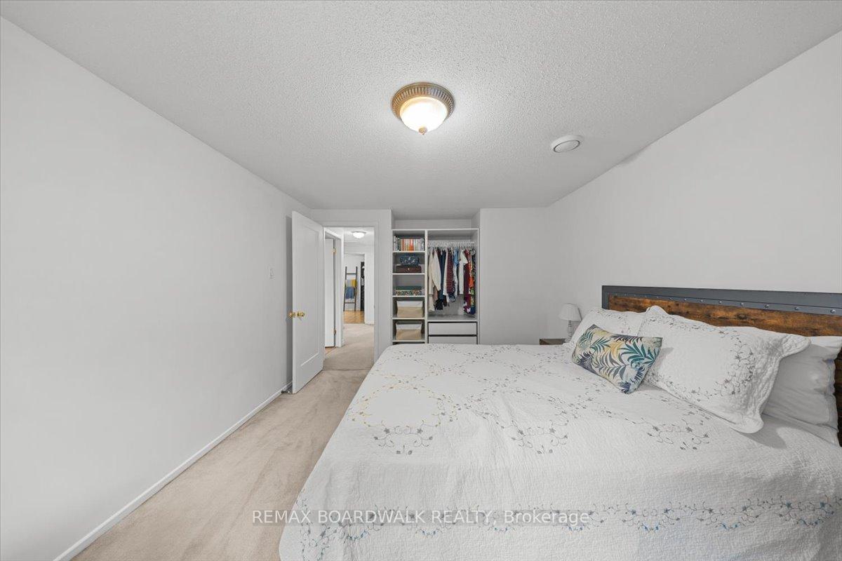 Photo 15 of Unit 18, 2126 Eric Crescent, Ottawa, Pineview — HOMEH