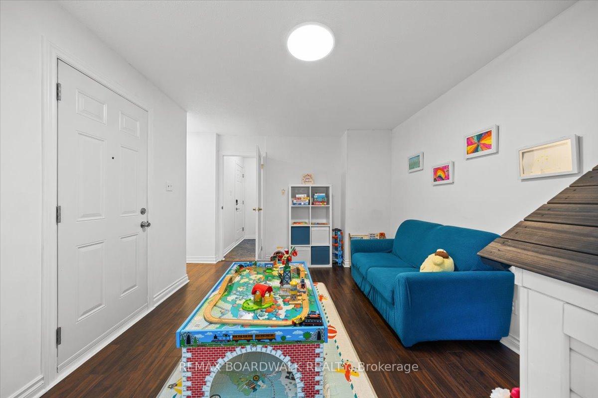 Photo 25 of Unit 18, 2126 Eric Crescent, Ottawa, Pineview — HOMEH