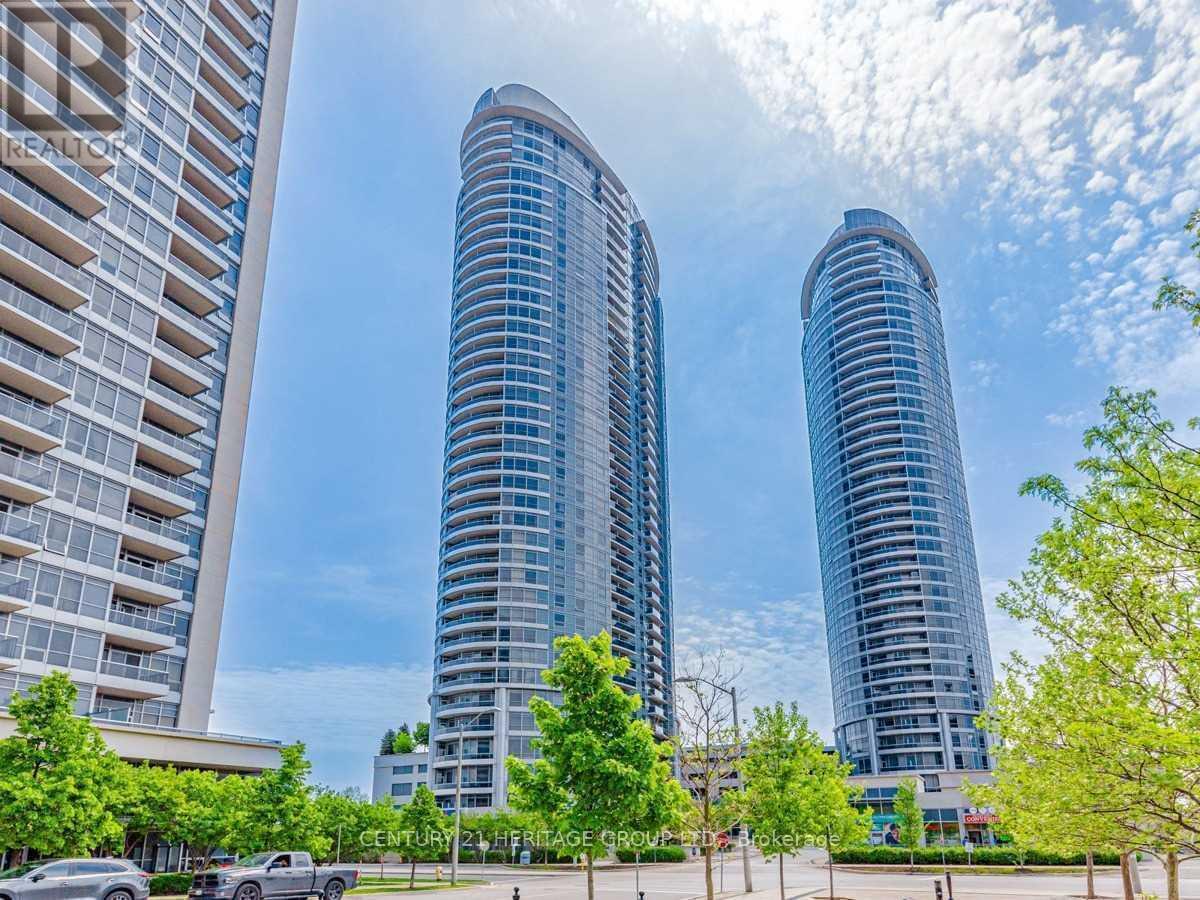 Front of Unit 525, 135 Village Green Square