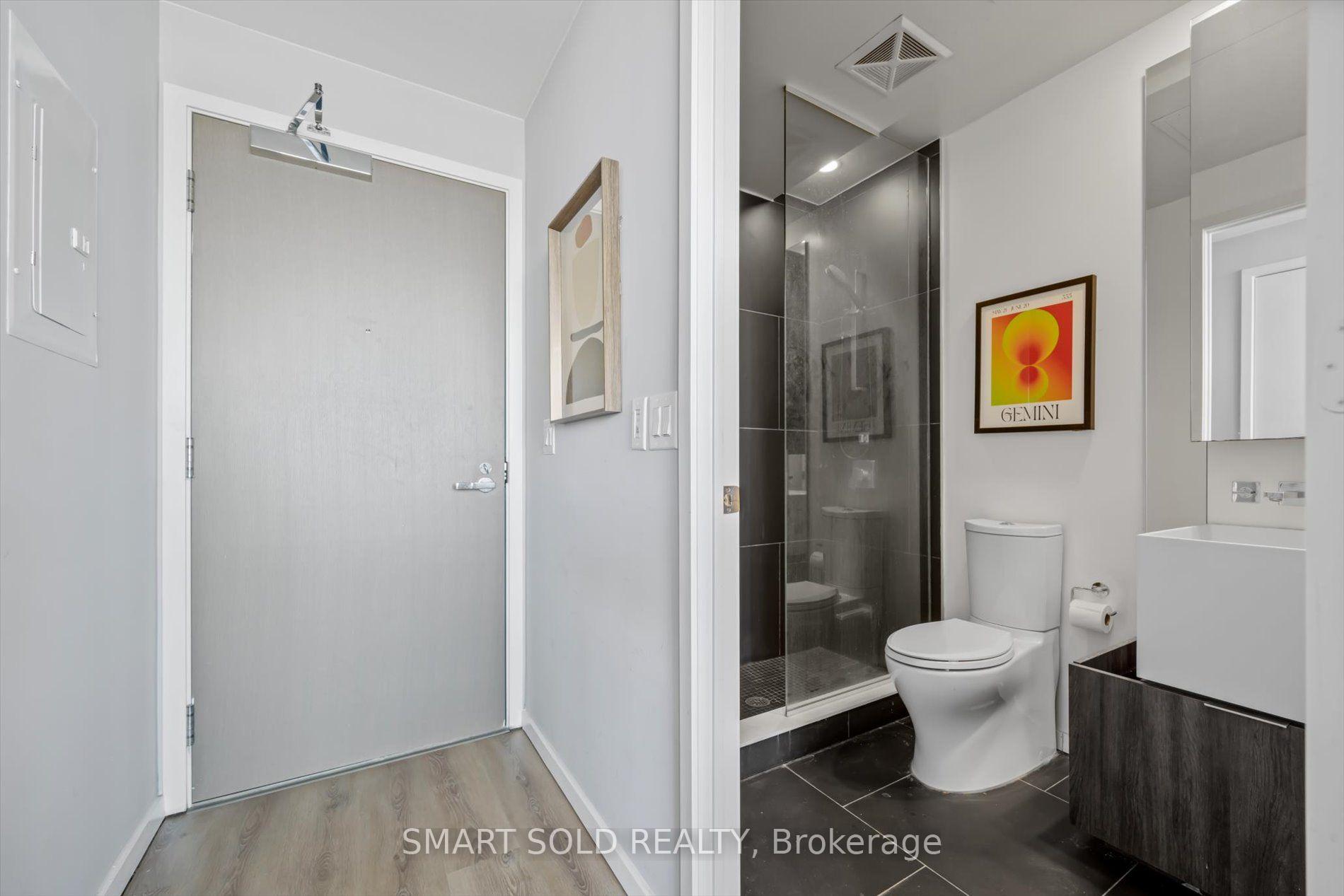 Photo 3 of Unit 4002, 1 Bloor Street E, Toronto, Church-Yonge Corridor — HOMEH