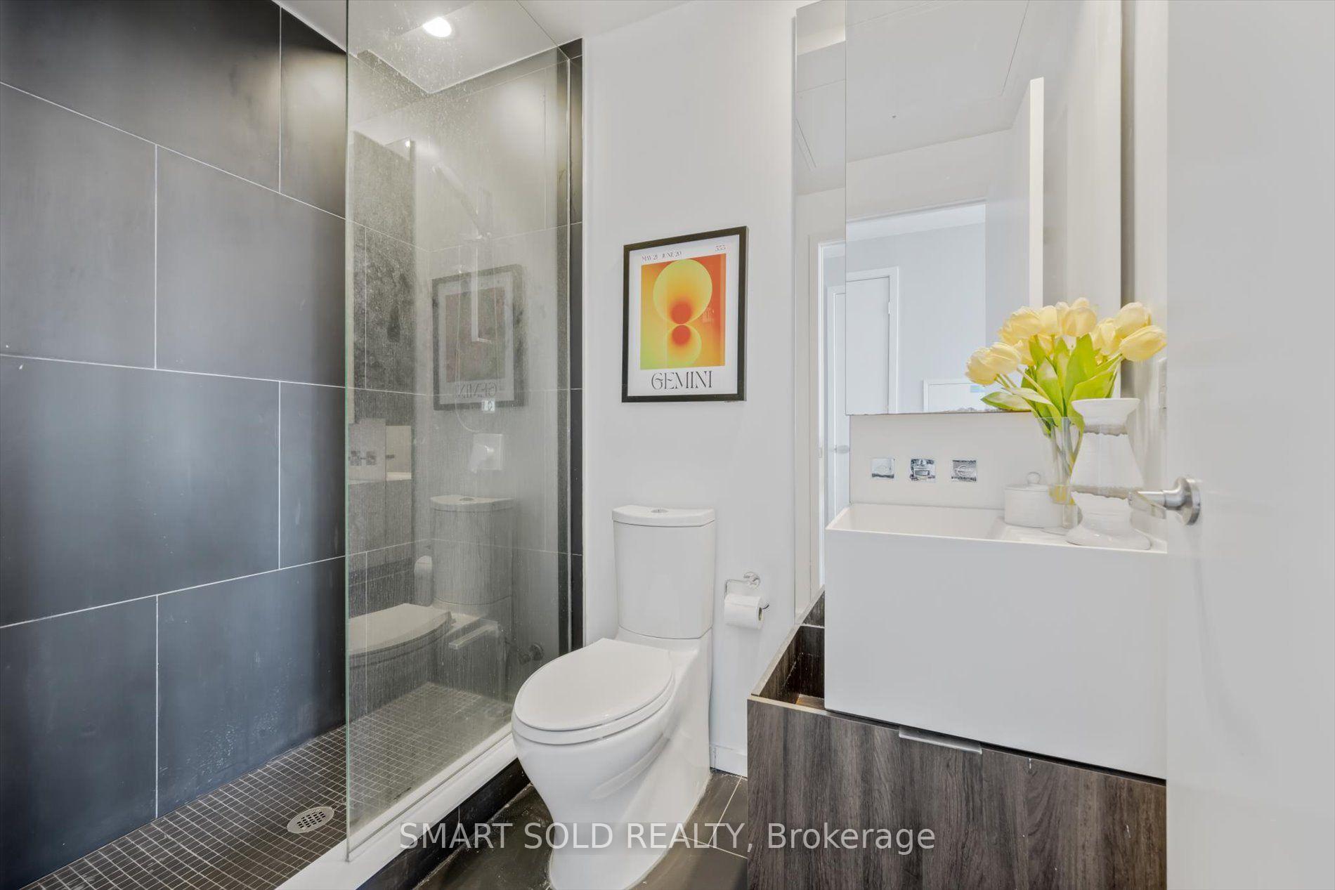 Photo 15 of Unit 4002, 1 Bloor Street E, Toronto, Church-Yonge Corridor — HOMEH