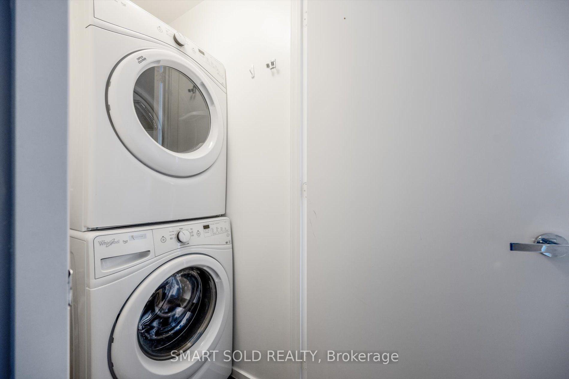 Photo 16 of Unit 4002, 1 Bloor Street E, Toronto, Church-Yonge Corridor — HOMEH