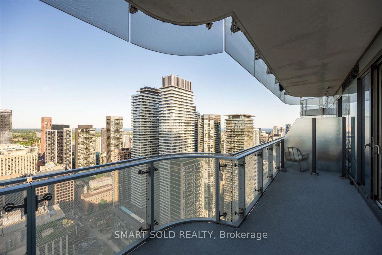 Photo 17 of Unit 4002, 1 Bloor Street E, Toronto, Church-Yonge Corridor — HOMEH