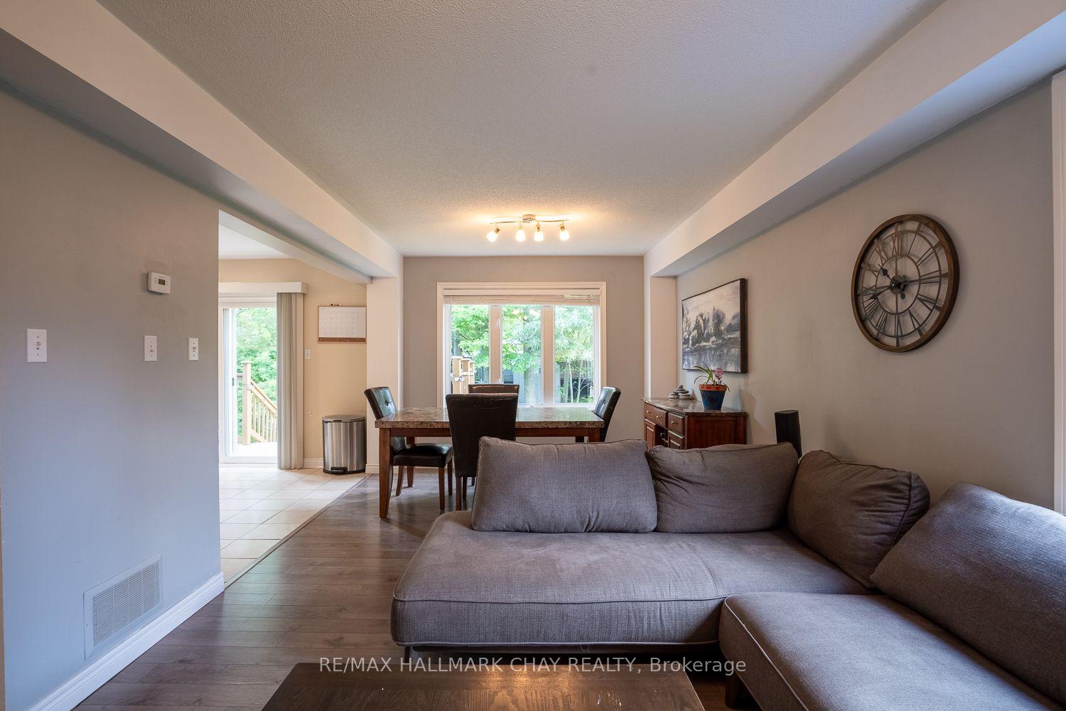 Photo 11 of 23 Burbank Circle, Adjala-Tosorontio, Everett — HOMEH