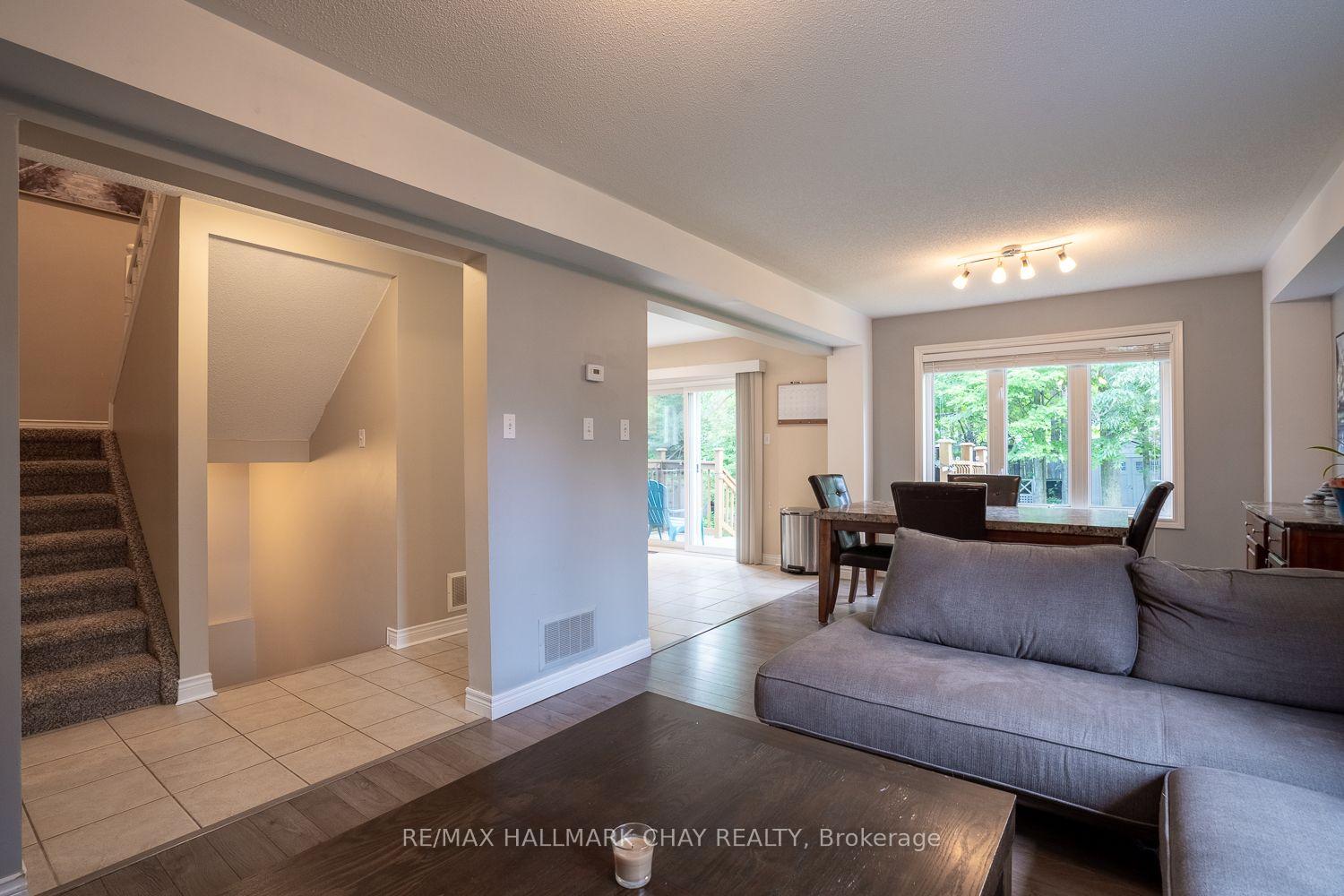 Photo 12 of 23 Burbank Circle, Adjala-Tosorontio, Everett — HOMEH