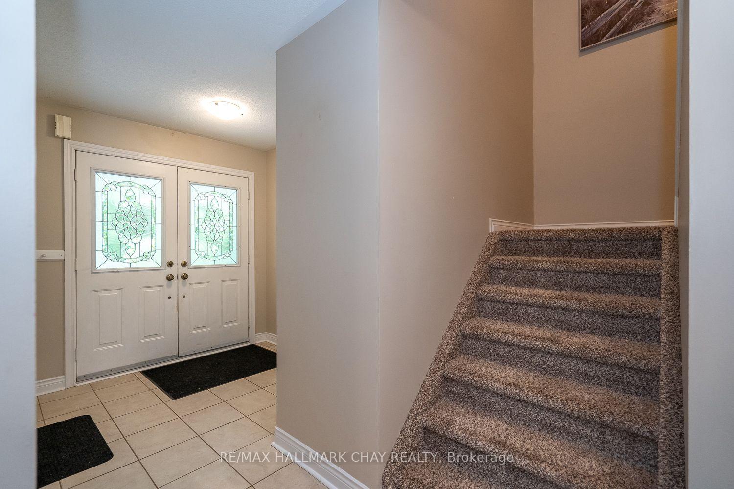 Photo 21 of 23 Burbank Circle, Adjala-Tosorontio, Everett — HOMEH