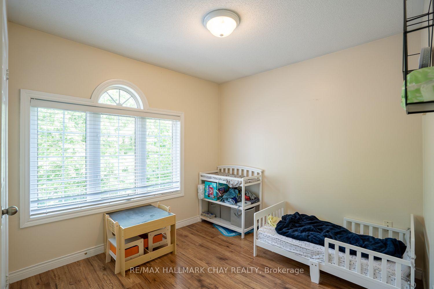 Photo 26 of 23 Burbank Circle, Adjala-Tosorontio, Everett — HOMEH