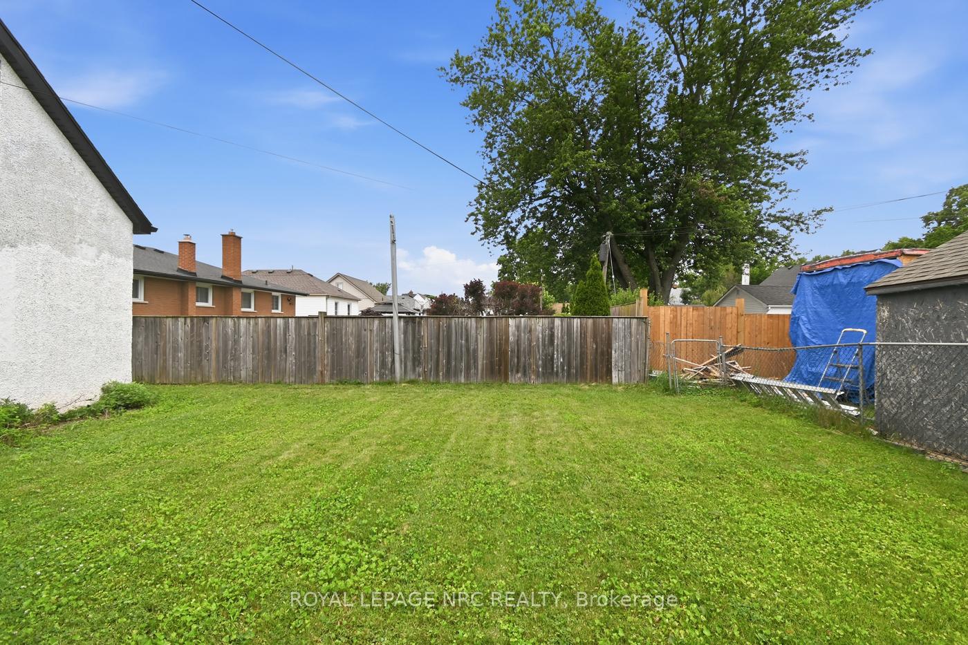 Photo 5 of 62 Lincoln Street, Welland, Broadway — HOMEH