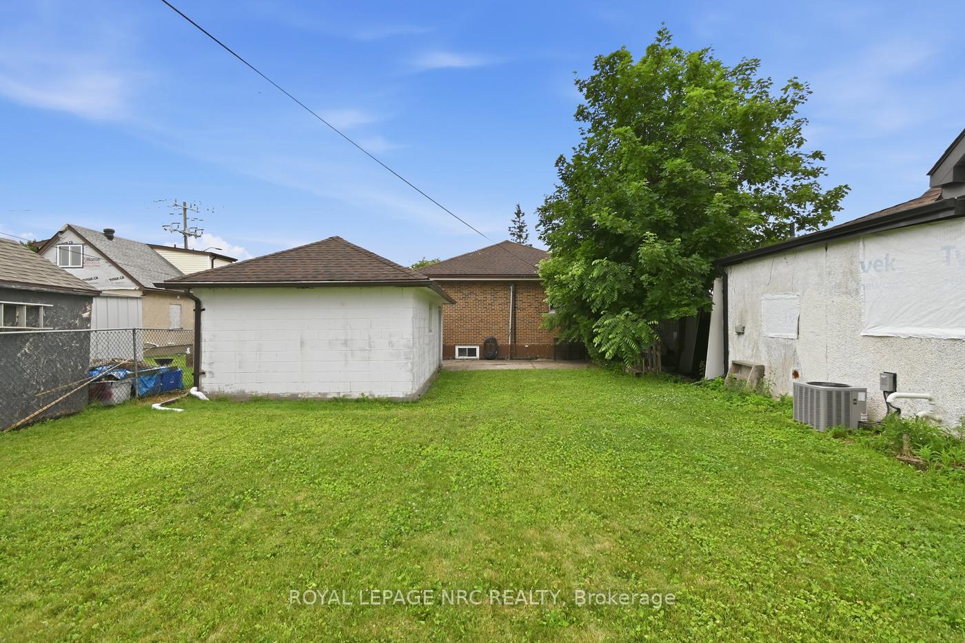 Photo 6 of 62 Lincoln Street, Welland, Broadway — HOMEH