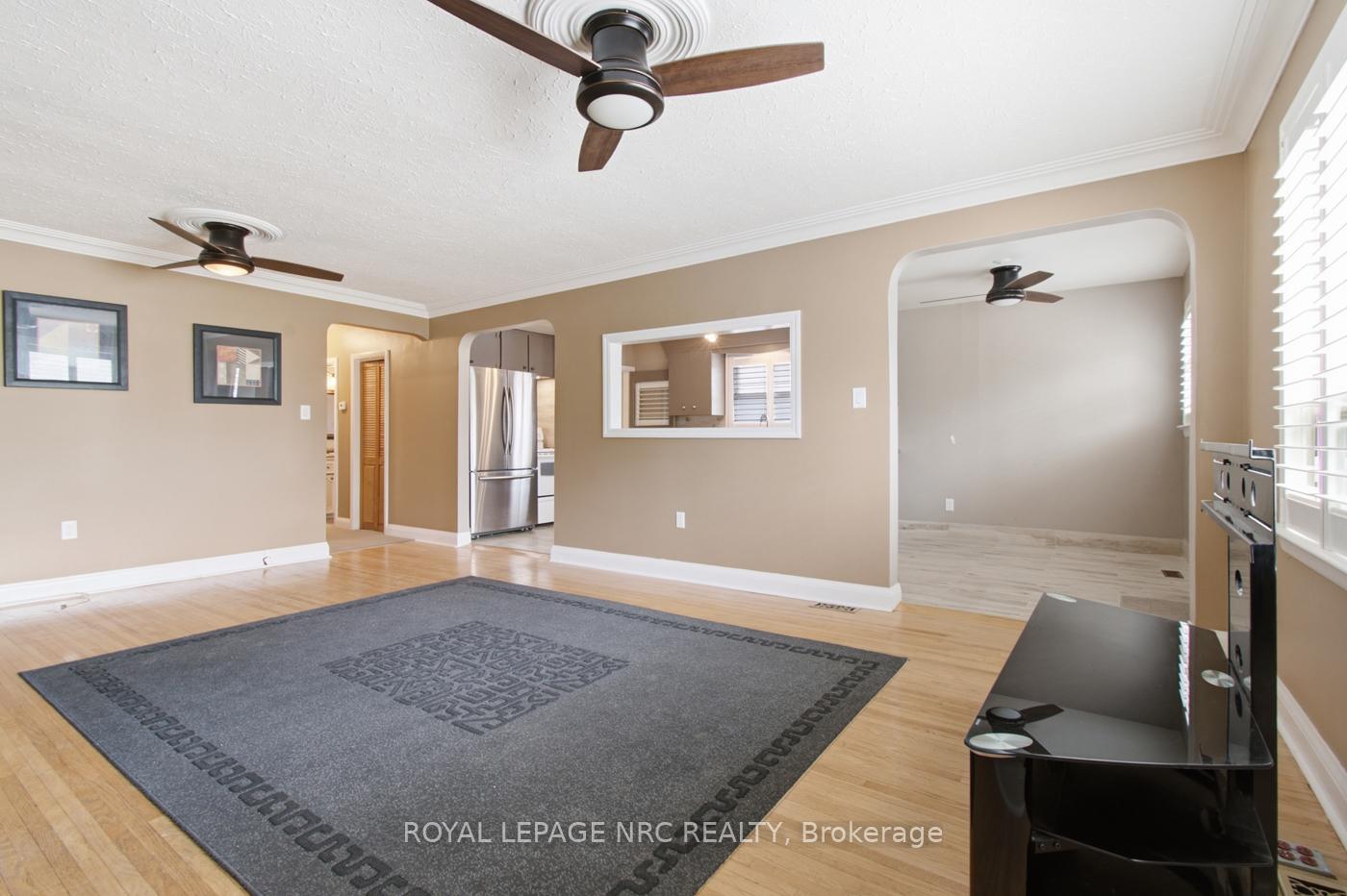 Photo 8 of 62 Lincoln Street, Welland, Broadway — HOMEH