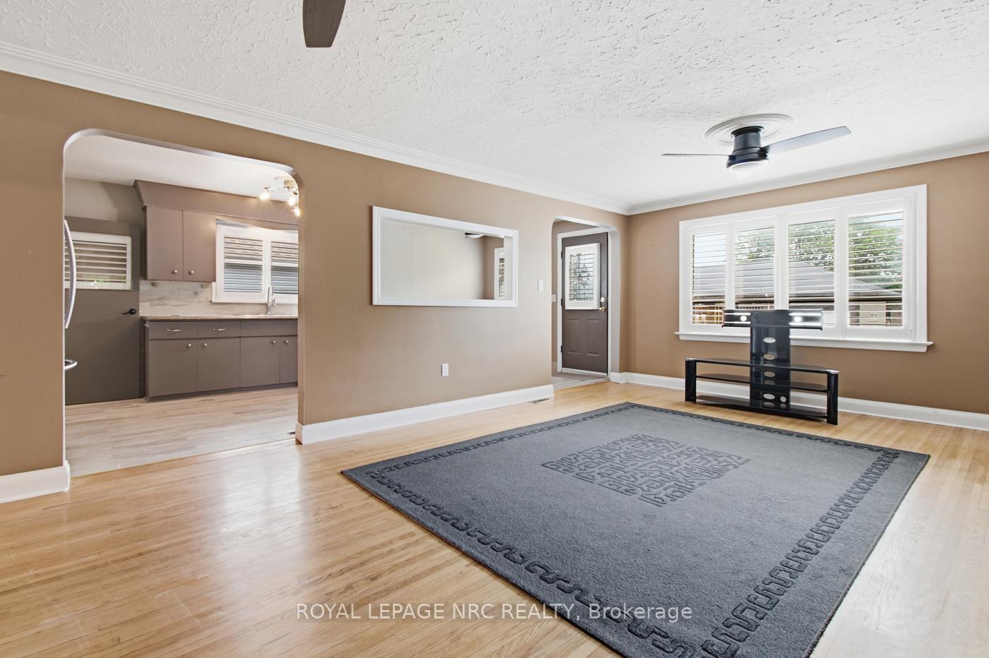 Photo 10 of 62 Lincoln Street, Welland, Broadway — HOMEH