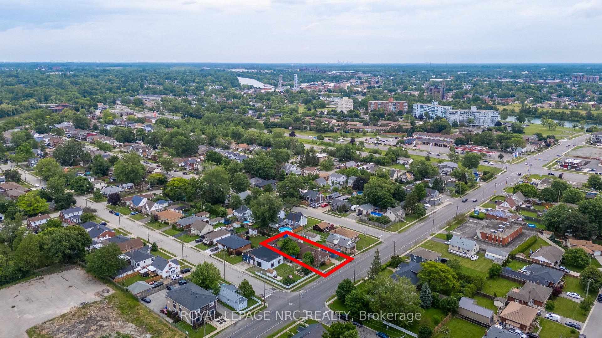 Photo 45 of 62 Lincoln Street, Welland, Broadway — HOMEH