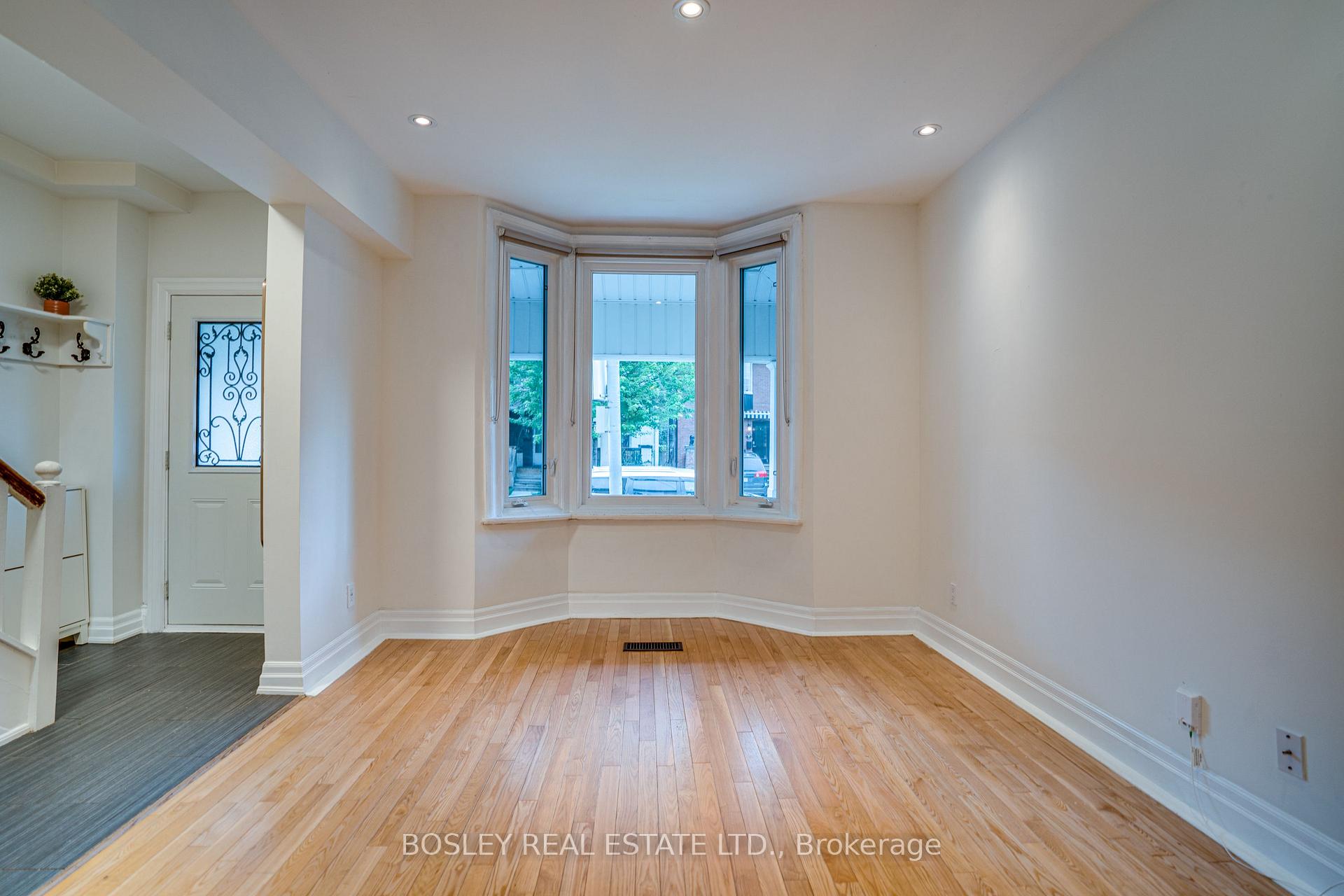 Photo 5 of 20 Connaught Avenue, Toronto, Greenwood-Coxwell — HOMEH