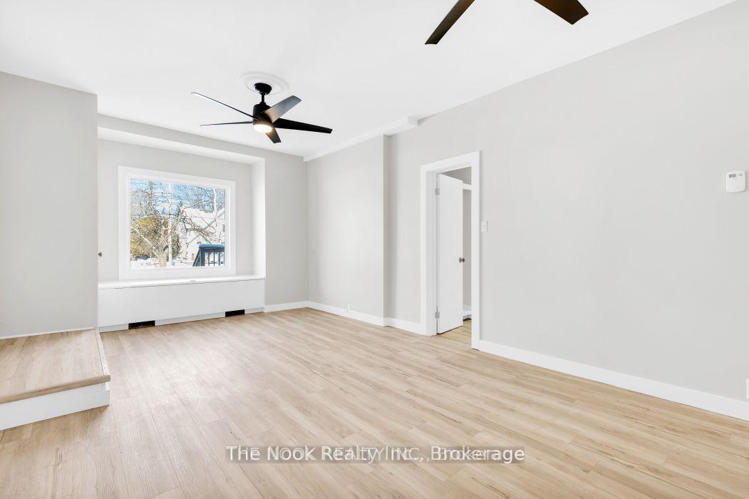 Photo of 243 Bridge Street E