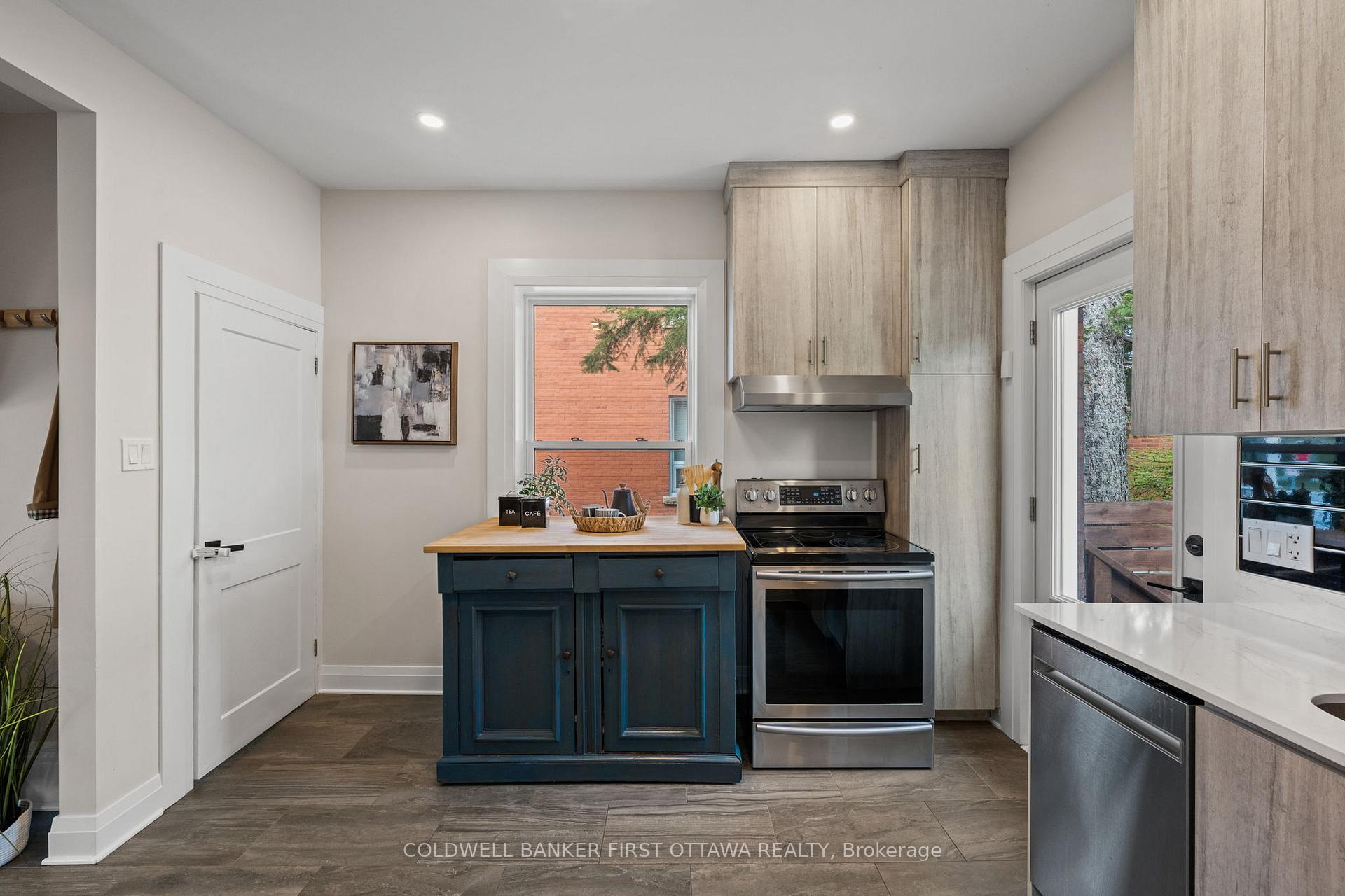 Photo 10 of 25 Clegg Street, Ottawa, Ottawa East — HOMEH