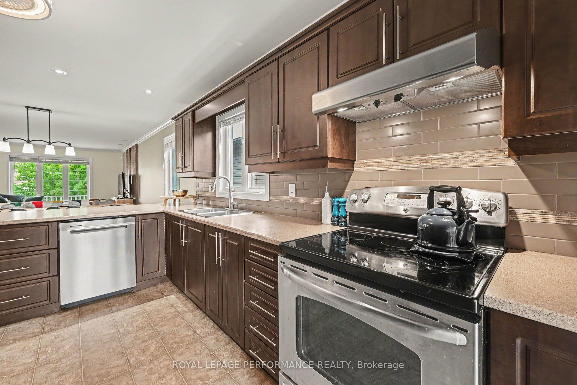 Photo 10 of 71 Mayer Street, The Nation, Limoges — HOMEH