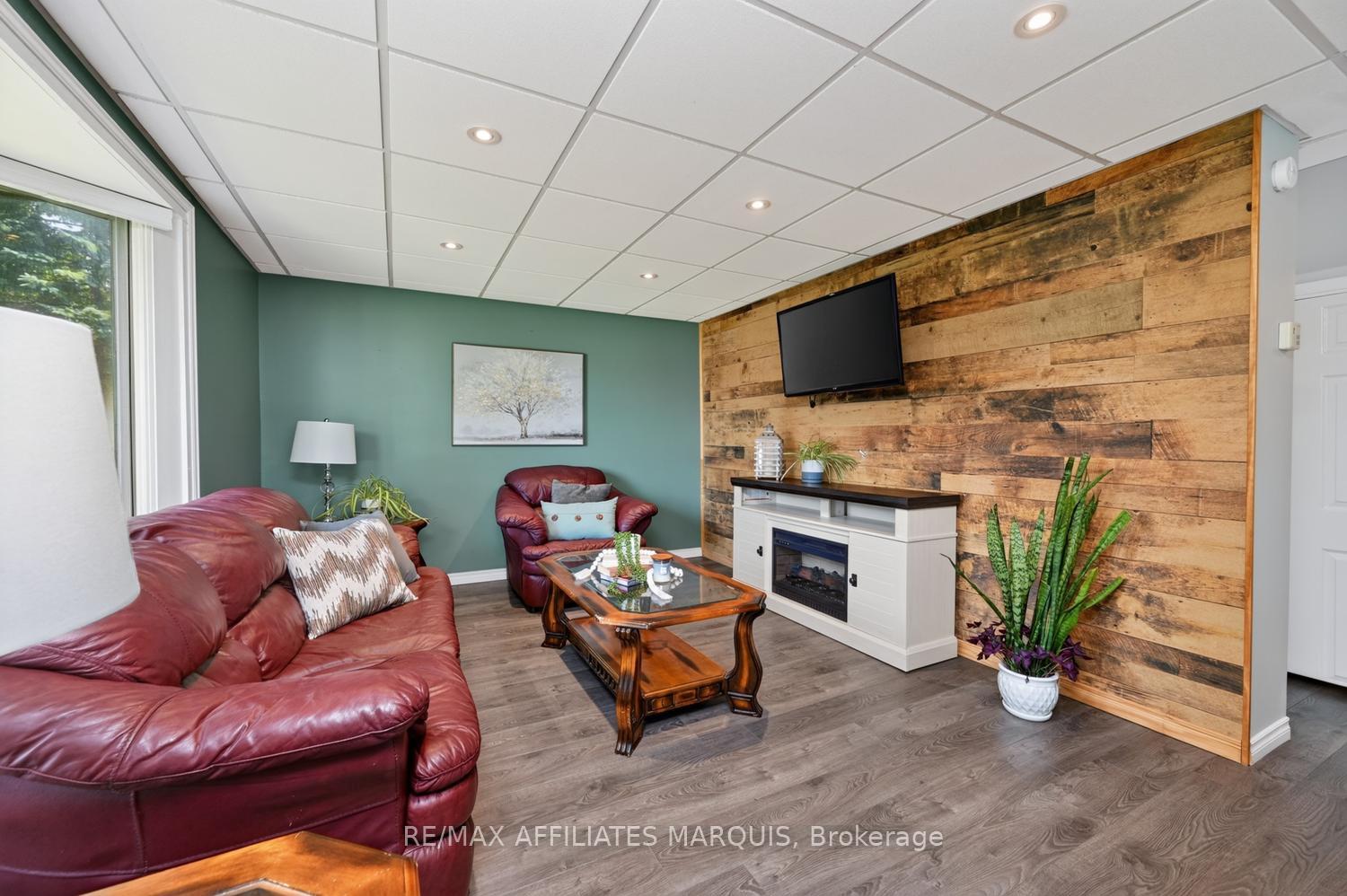 Photo 16 of 12 Churchill Crescent, Smiths Falls, Smiths Falls — HOMEH