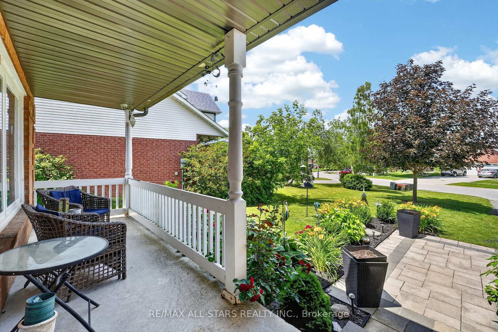 Photo 3 of 9 Fontaine Drive, Georgina, Keswick North — HOMEH