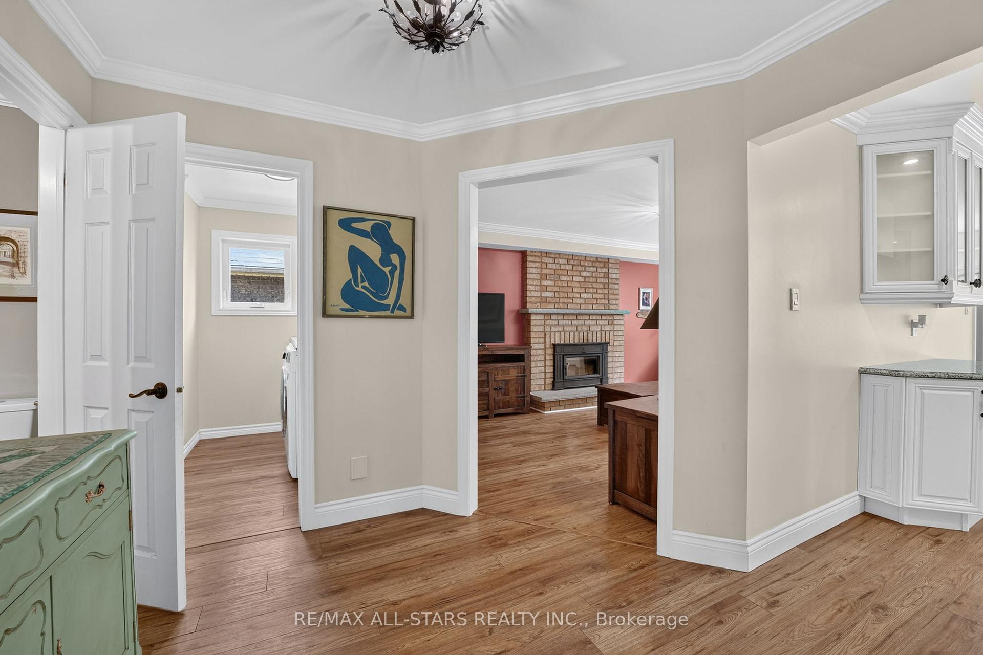 Photo 8 of 9 Fontaine Drive, Georgina, Keswick North — HOMEH