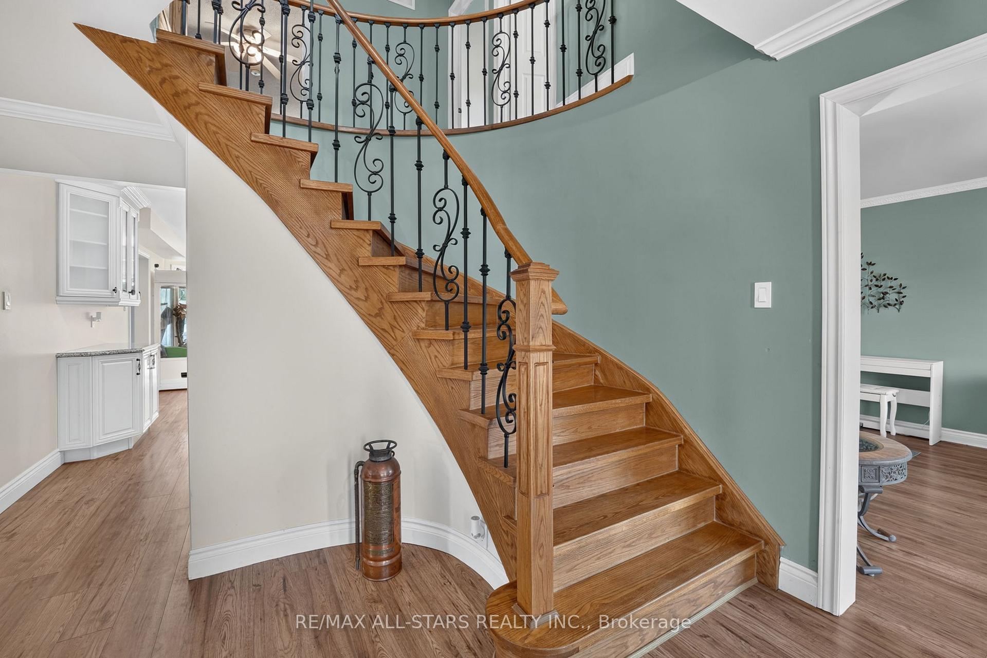 Photo 9 of 9 Fontaine Drive, Georgina, Keswick North — HOMEH