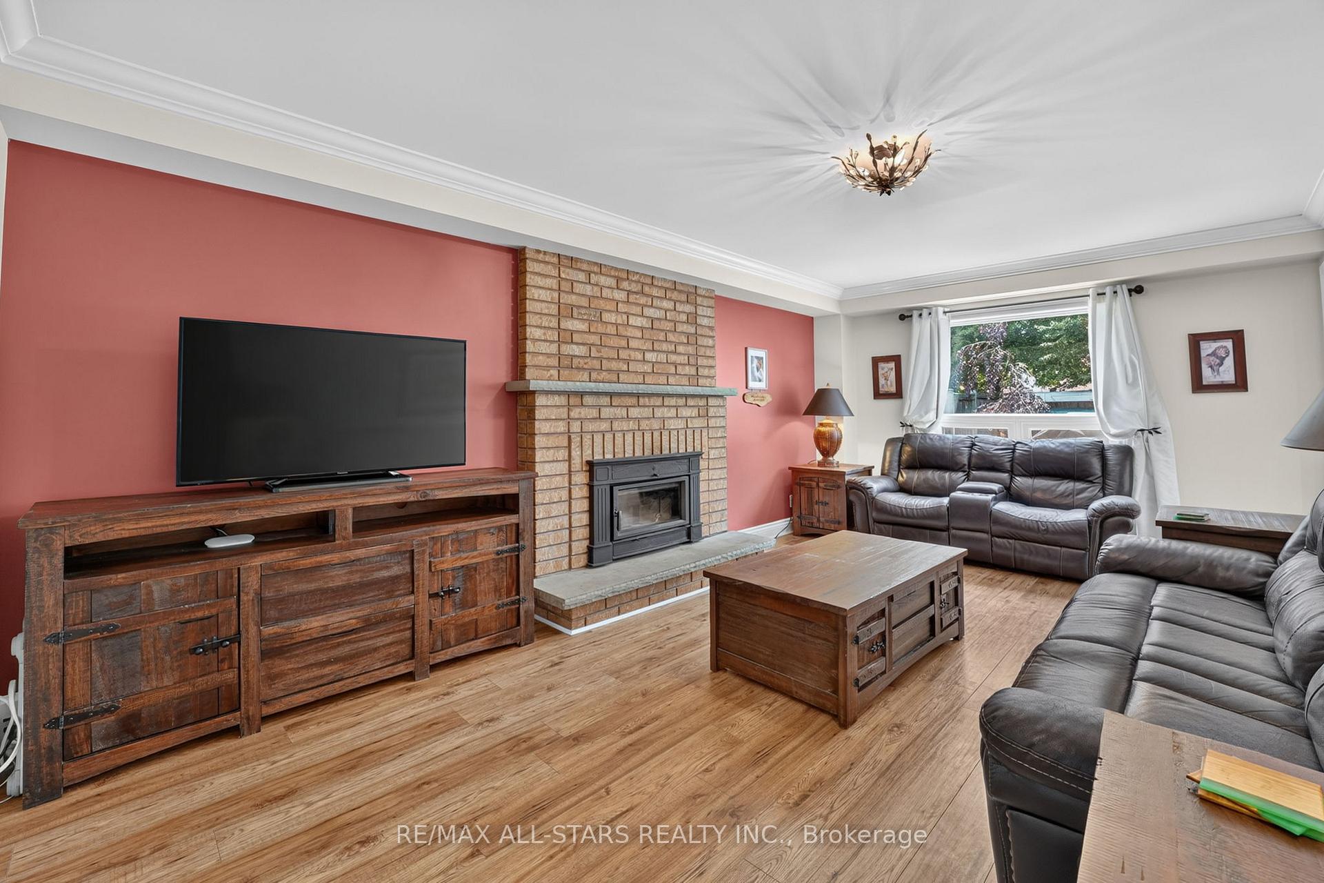 Photo 12 of 9 Fontaine Drive, Georgina, Keswick North — HOMEH