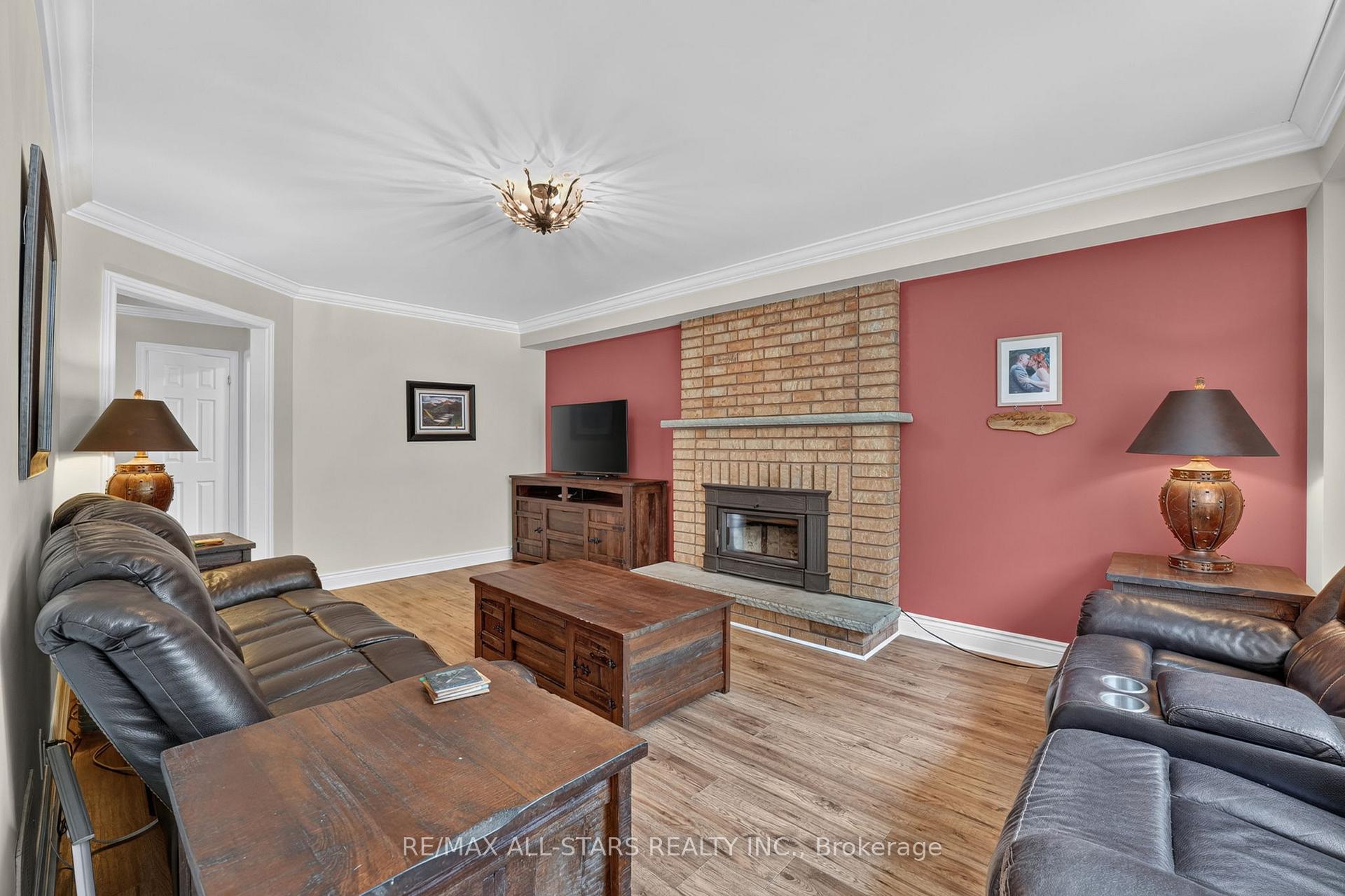 Photo 14 of 9 Fontaine Drive, Georgina, Keswick North — HOMEH