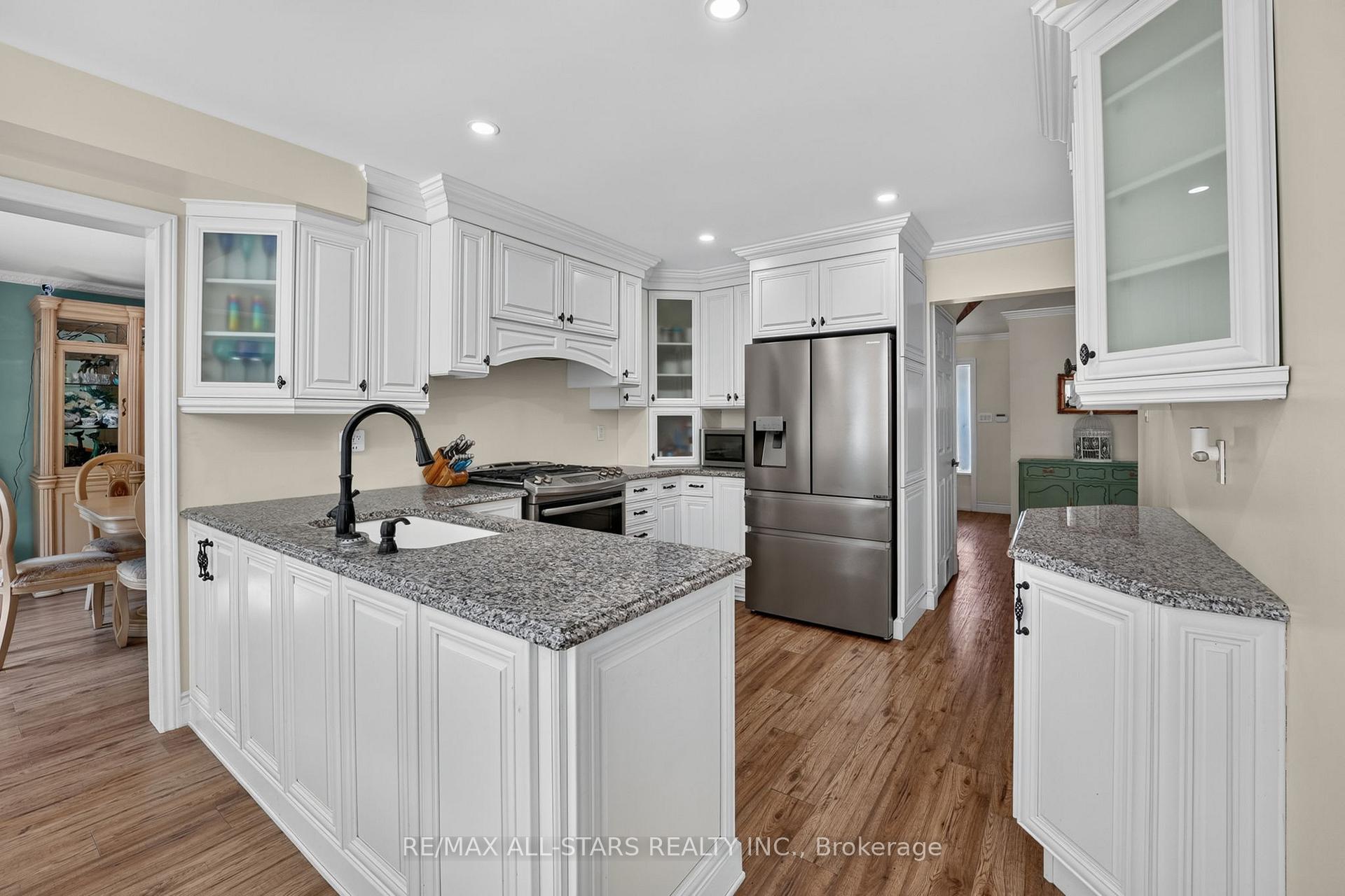 Photo 15 of 9 Fontaine Drive, Georgina, Keswick North — HOMEH