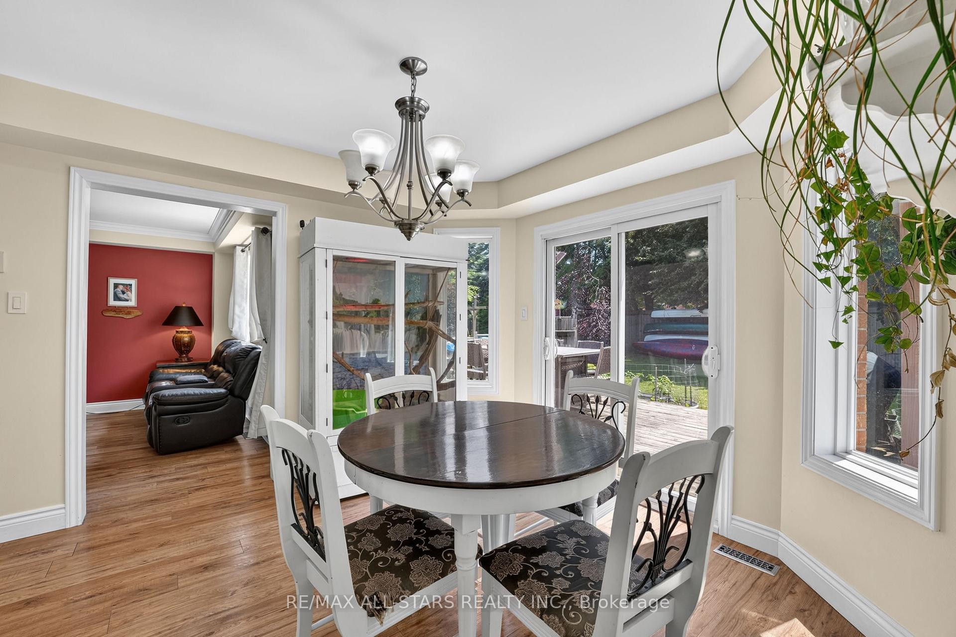 Photo 20 of 9 Fontaine Drive, Georgina, Keswick North — HOMEH