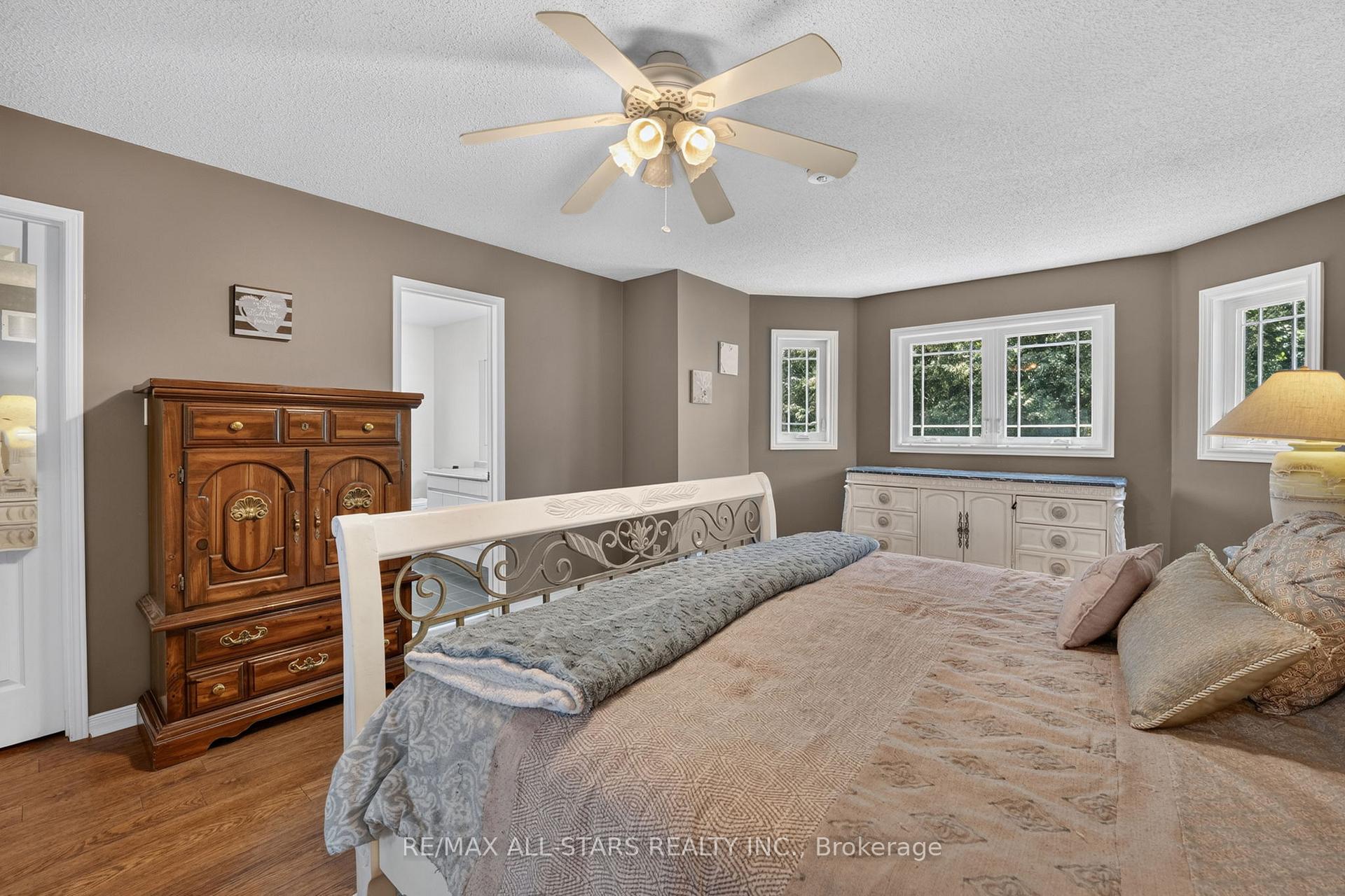 Photo 30 of 9 Fontaine Drive, Georgina, Keswick North — HOMEH