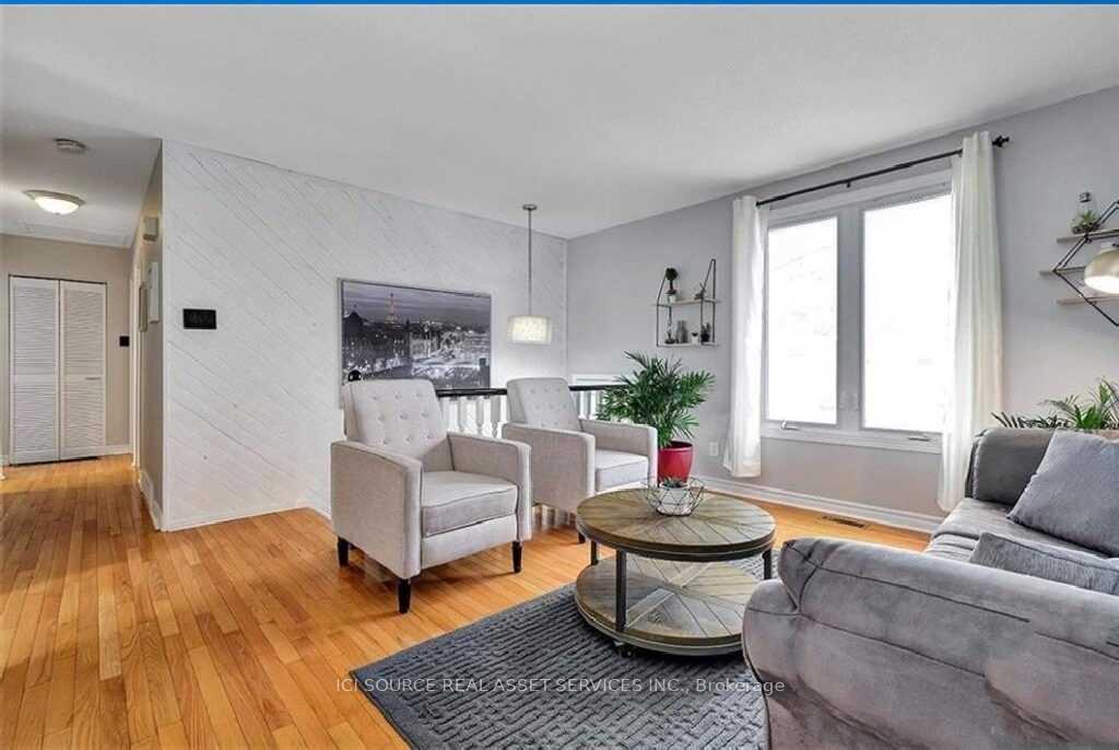 Photo 4 of 29 Uxbridge Crescent, Ottawa, Kanata - Glencairn/Hazeldean — HOMEH