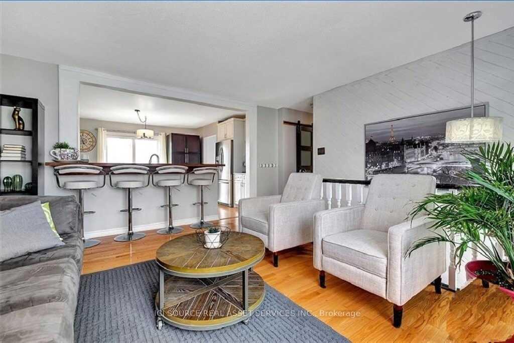 Photo 5 of 29 Uxbridge Crescent, Ottawa, Kanata - Glencairn/Hazeldean — HOMEH