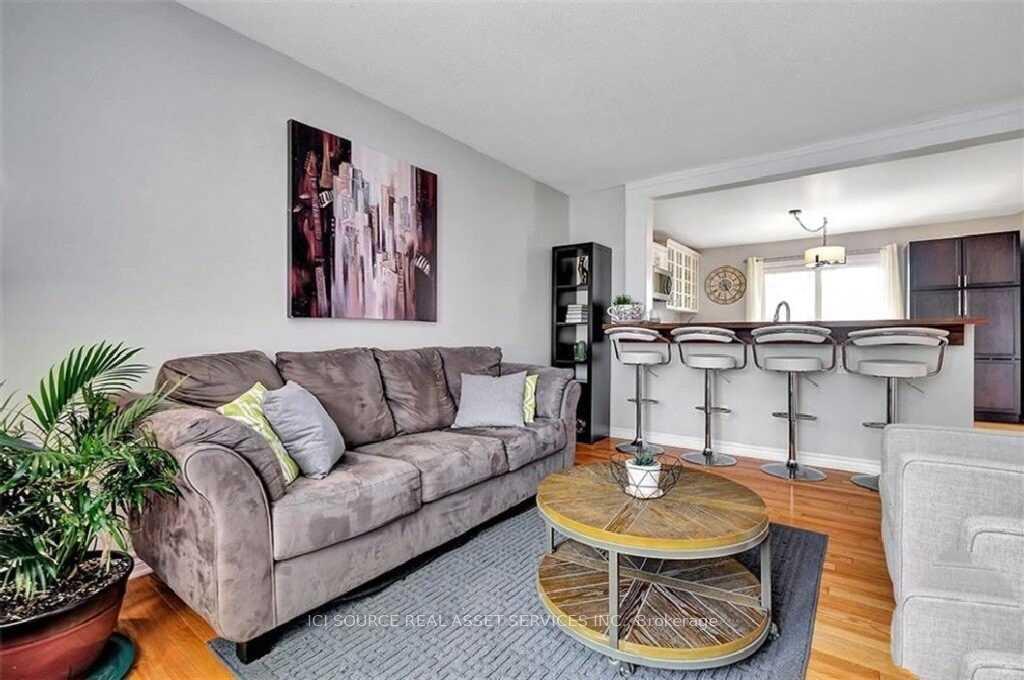 Photo 6 of 29 Uxbridge Crescent, Ottawa, Kanata - Glencairn/Hazeldean — HOMEH