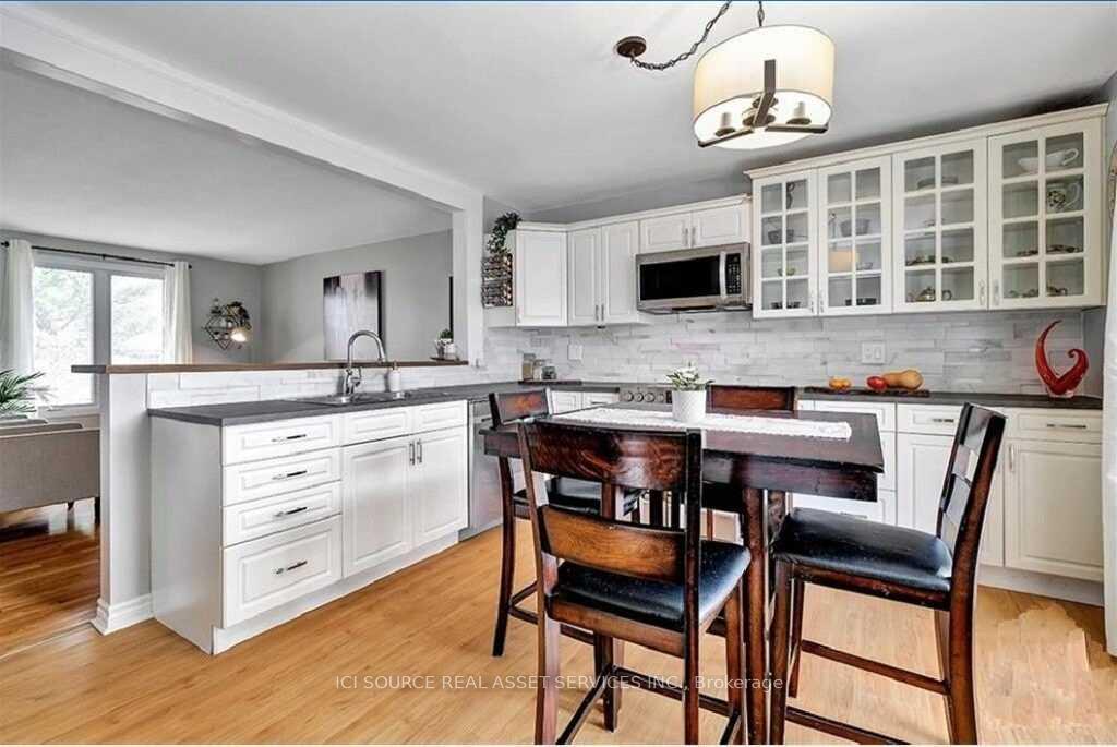 Photo 8 of 29 Uxbridge Crescent, Ottawa, Kanata - Glencairn/Hazeldean — HOMEH