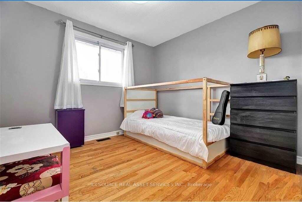 Photo 16 of 29 Uxbridge Crescent, Ottawa, Kanata - Glencairn/Hazeldean — HOMEH
