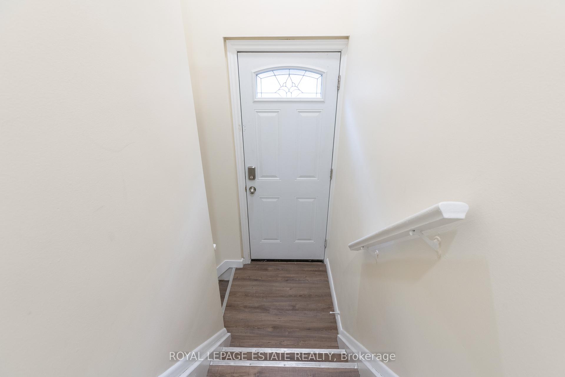 Photo 2 of 5 Barlow Road, Scarborough, Woburn — HOMEH