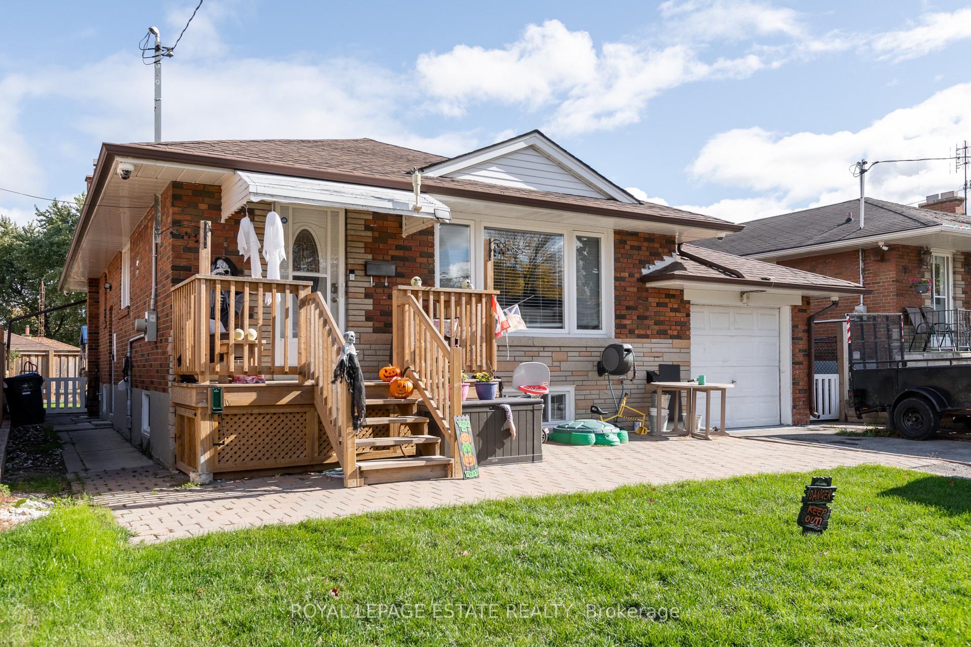 Photo 21 of 5 Barlow Road, Scarborough, Woburn — HOMEH
