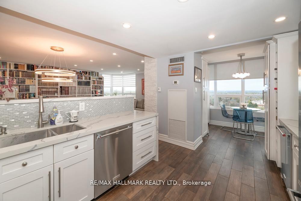 Photo 4 of Unit 1004, 7601 Bathurst Street, Vaughan, Crestwood-Springfarm-Yorkhill — HOMEH