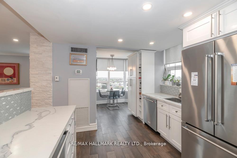 Photo 5 of Unit 1004, 7601 Bathurst Street, Vaughan, Crestwood-Springfarm-Yorkhill — HOMEH