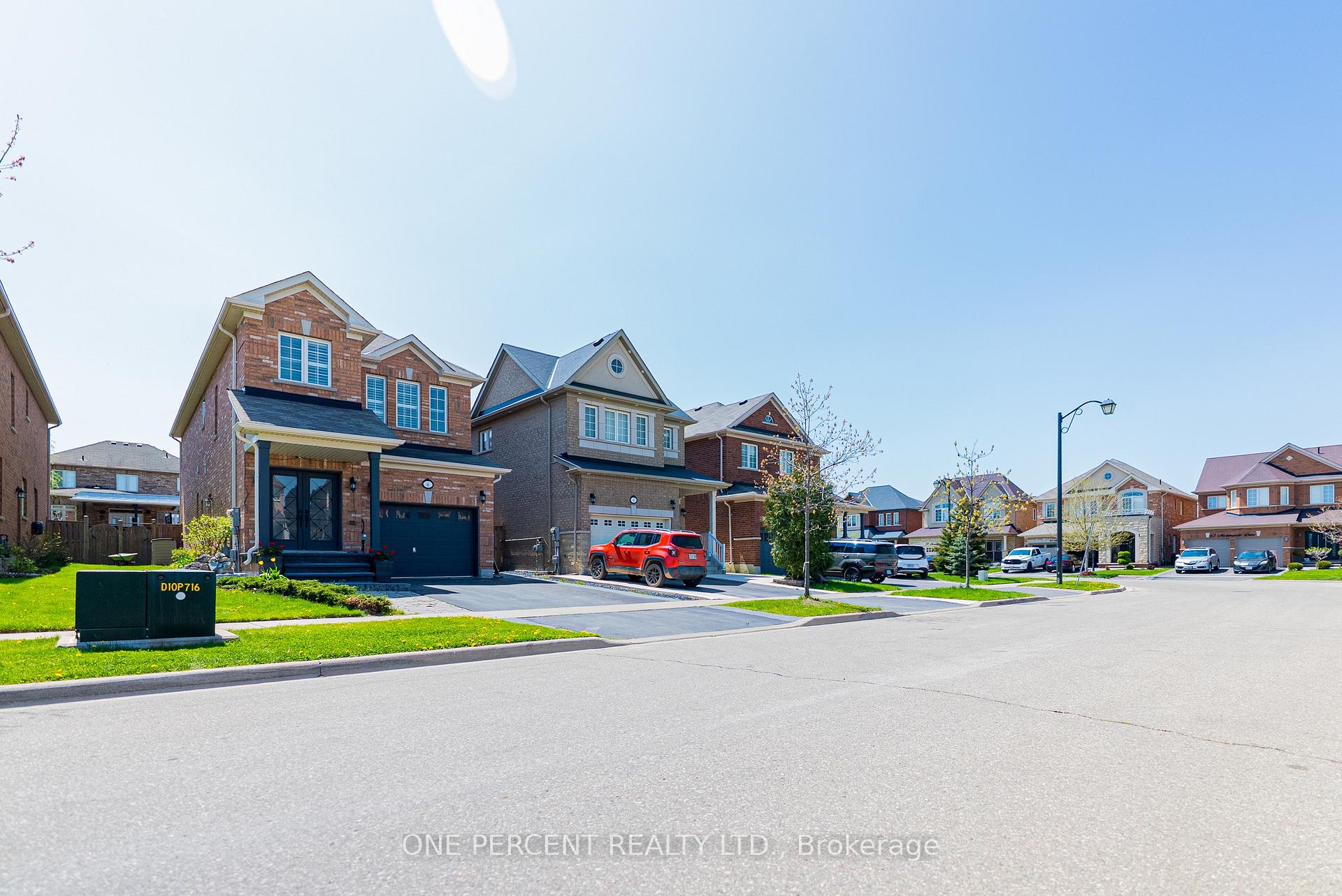 Photo 2 of 6 Duffel Crescent, Halton Hills, Georgetown — HOMEH