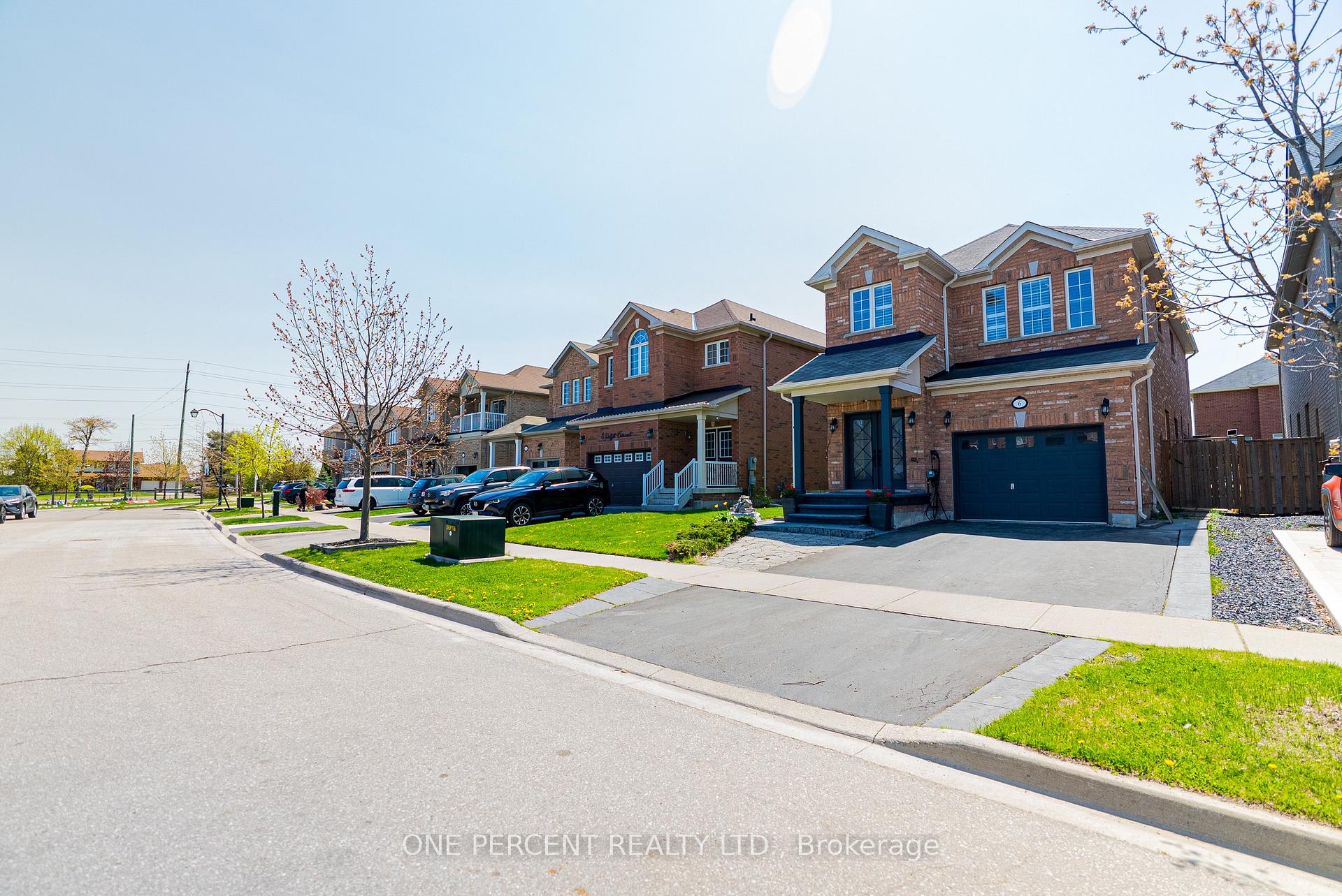 Photo 3 of 6 Duffel Crescent, Halton Hills, Georgetown — HOMEH