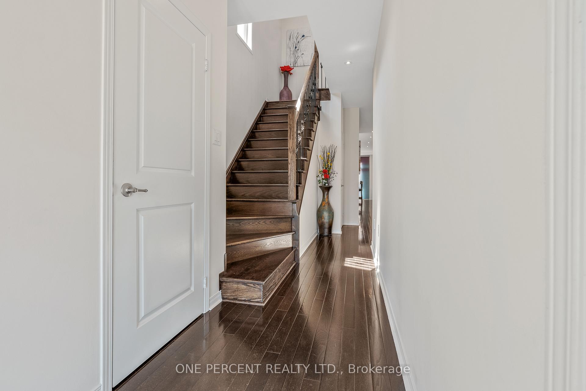 Photo 5 of 6 Duffel Crescent, Halton Hills, Georgetown — HOMEH